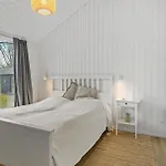 5 Bedroom In