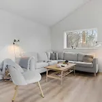 5 Bedroom In * Græsted