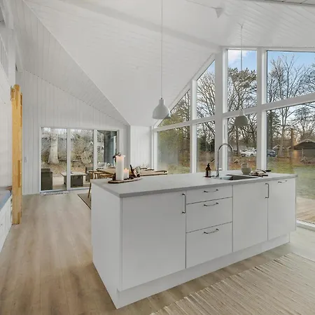 5 Bedroom In