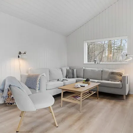 5 Bedroom In * Græsted