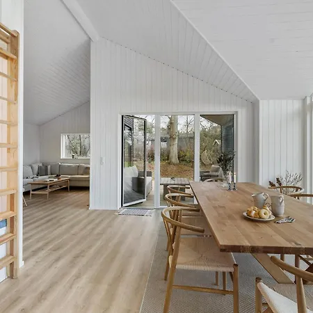 בית נופש 5 Bedroom In *