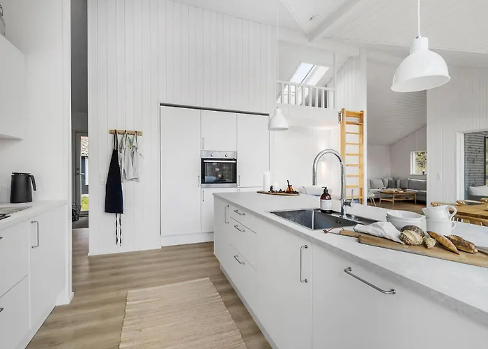 5 Bedroom In *