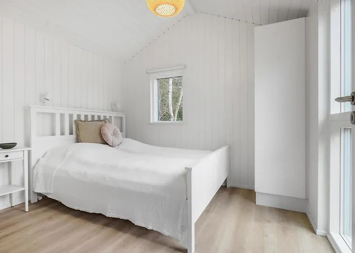 5 Bedroom In * Græsted